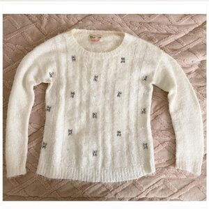 Bershka White Frenchy Floral Embroidery Sweater 
M(6)Size